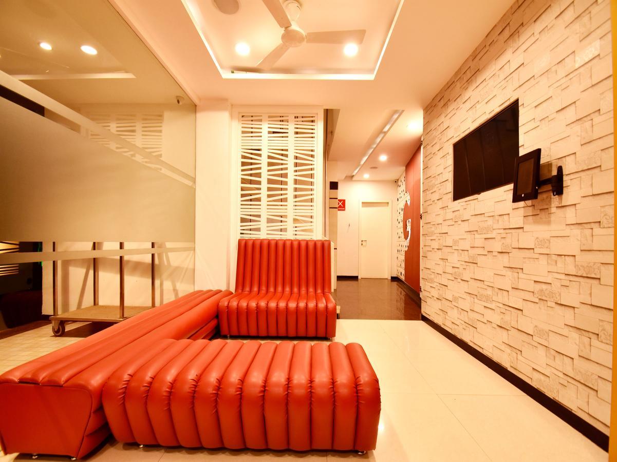 Oyo 963 Hotel Rumaya Ujjain Εξωτερικό φωτογραφία